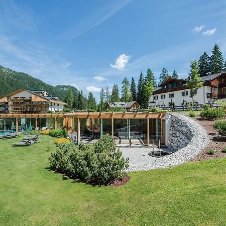 Hotel Dolomitenhof & Chalet Alte Post Sexten Esterno foto