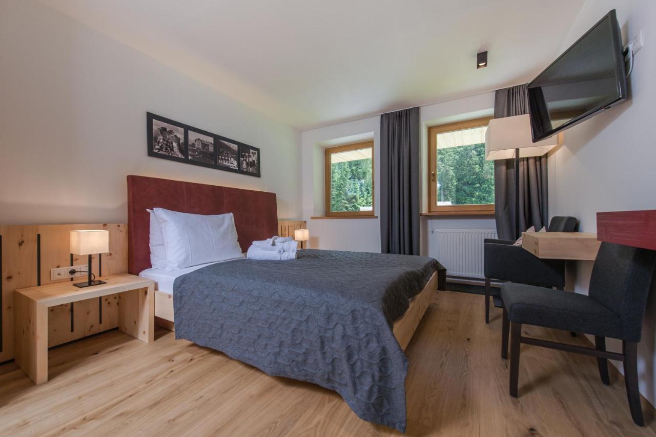 Hotel Dolomitenhof & Chalet Alte Post Sexten Camera foto