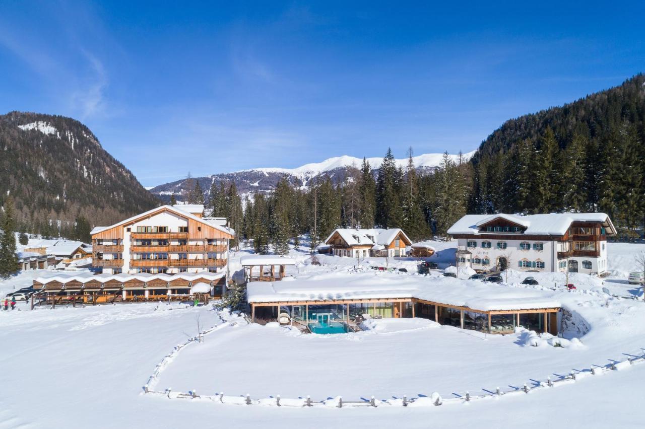 Hotel Dolomitenhof & Chalet Alte Post Sexten Esterno foto