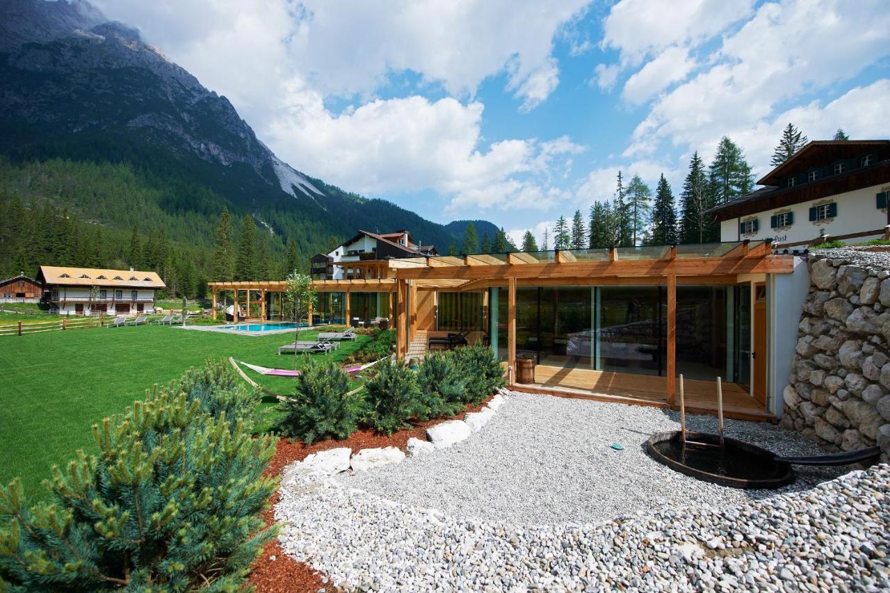 Hotel Dolomitenhof & Chalet Alte Post Sexten Esterno foto