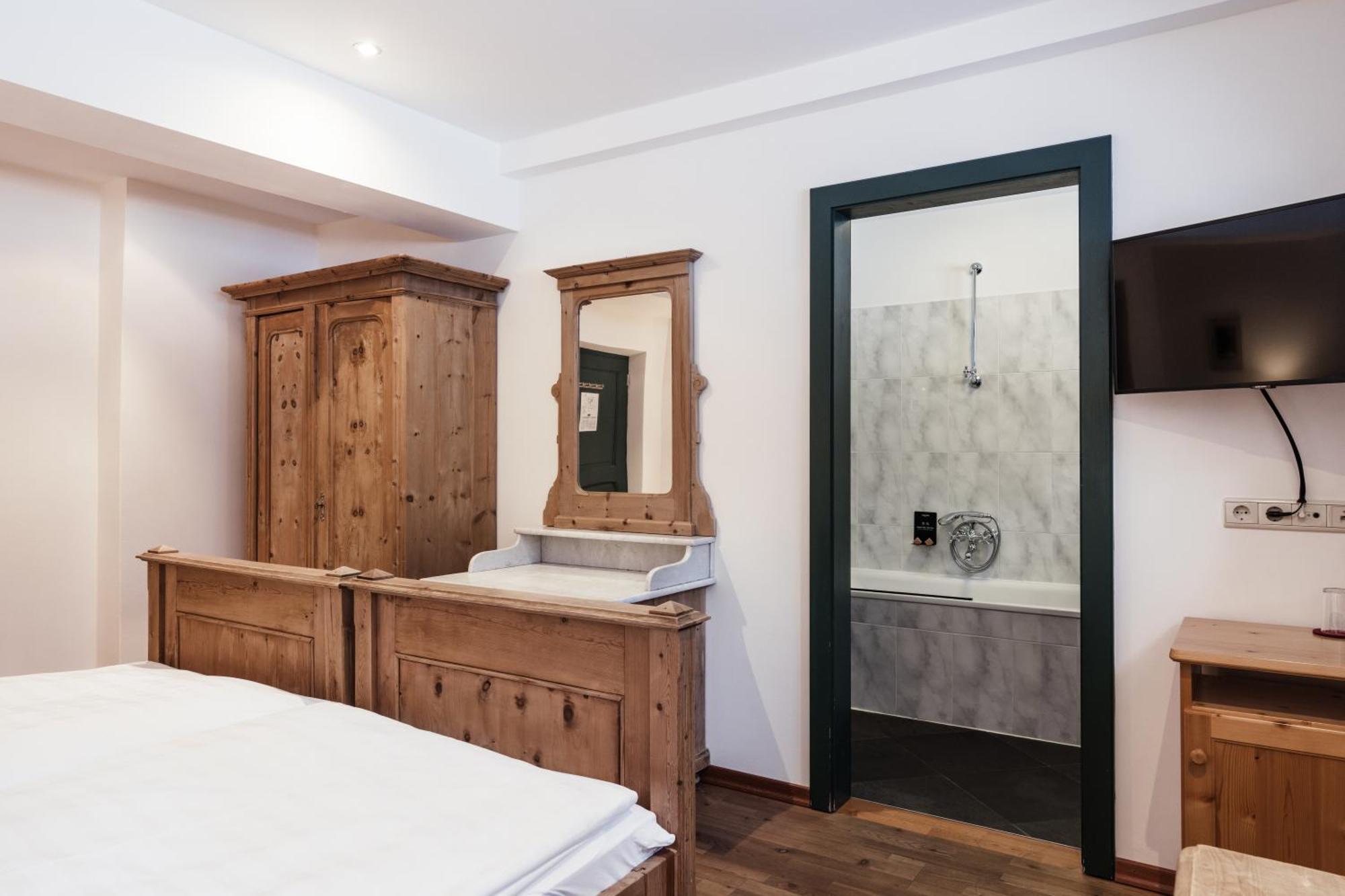 Hotel Dolomitenhof & Chalet Alte Post Sexten Esterno foto