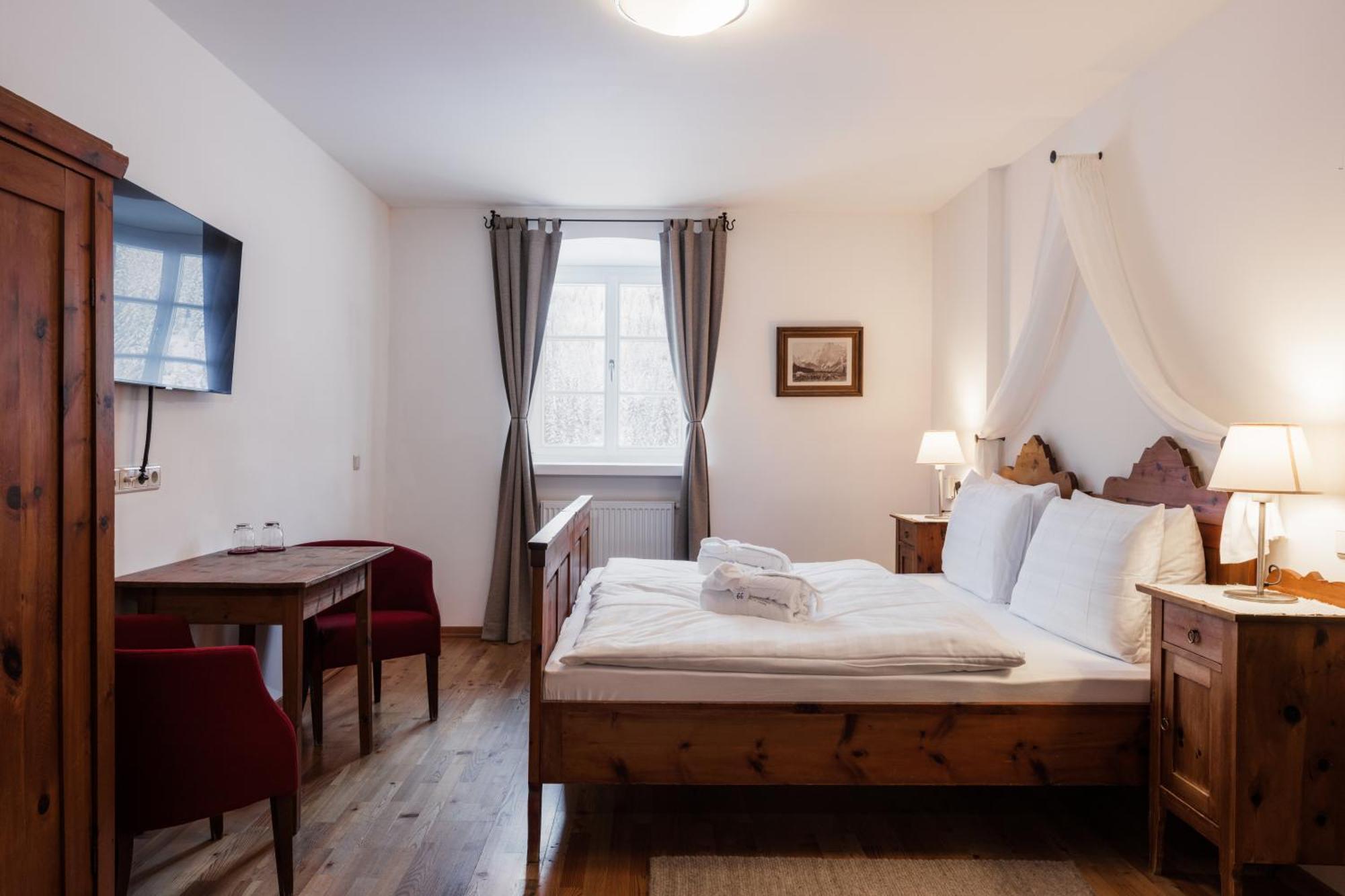 Hotel Dolomitenhof & Chalet Alte Post Sexten Esterno foto