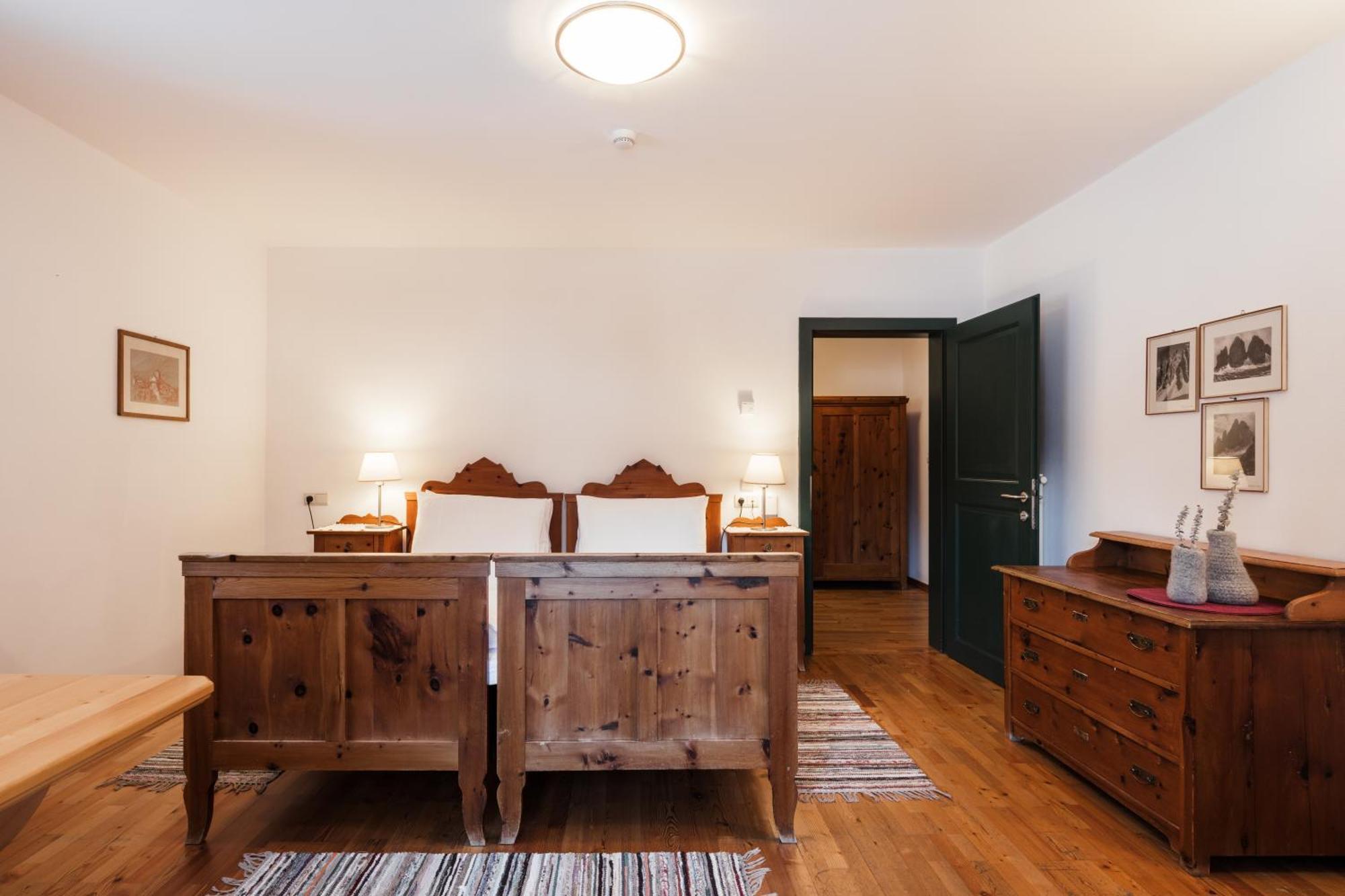 Hotel Dolomitenhof & Chalet Alte Post Sexten Esterno foto