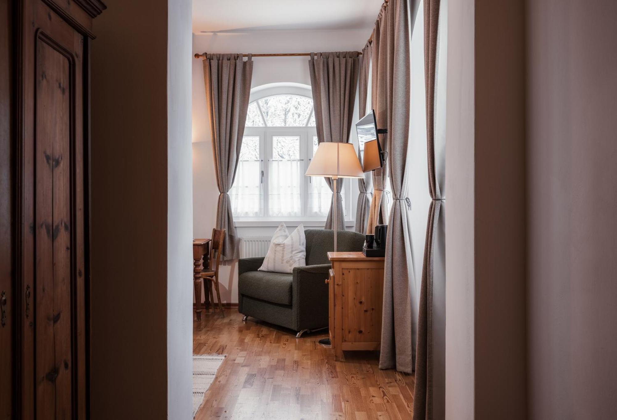 Hotel Dolomitenhof & Chalet Alte Post Sexten Esterno foto