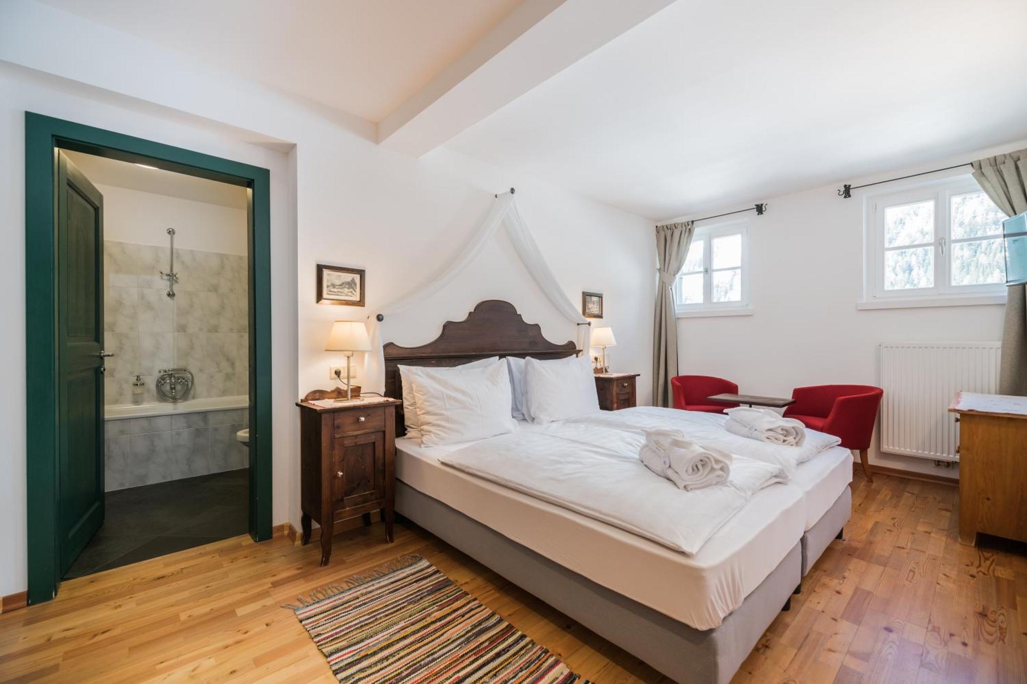 Hotel Dolomitenhof & Chalet Alte Post Sexten Esterno foto