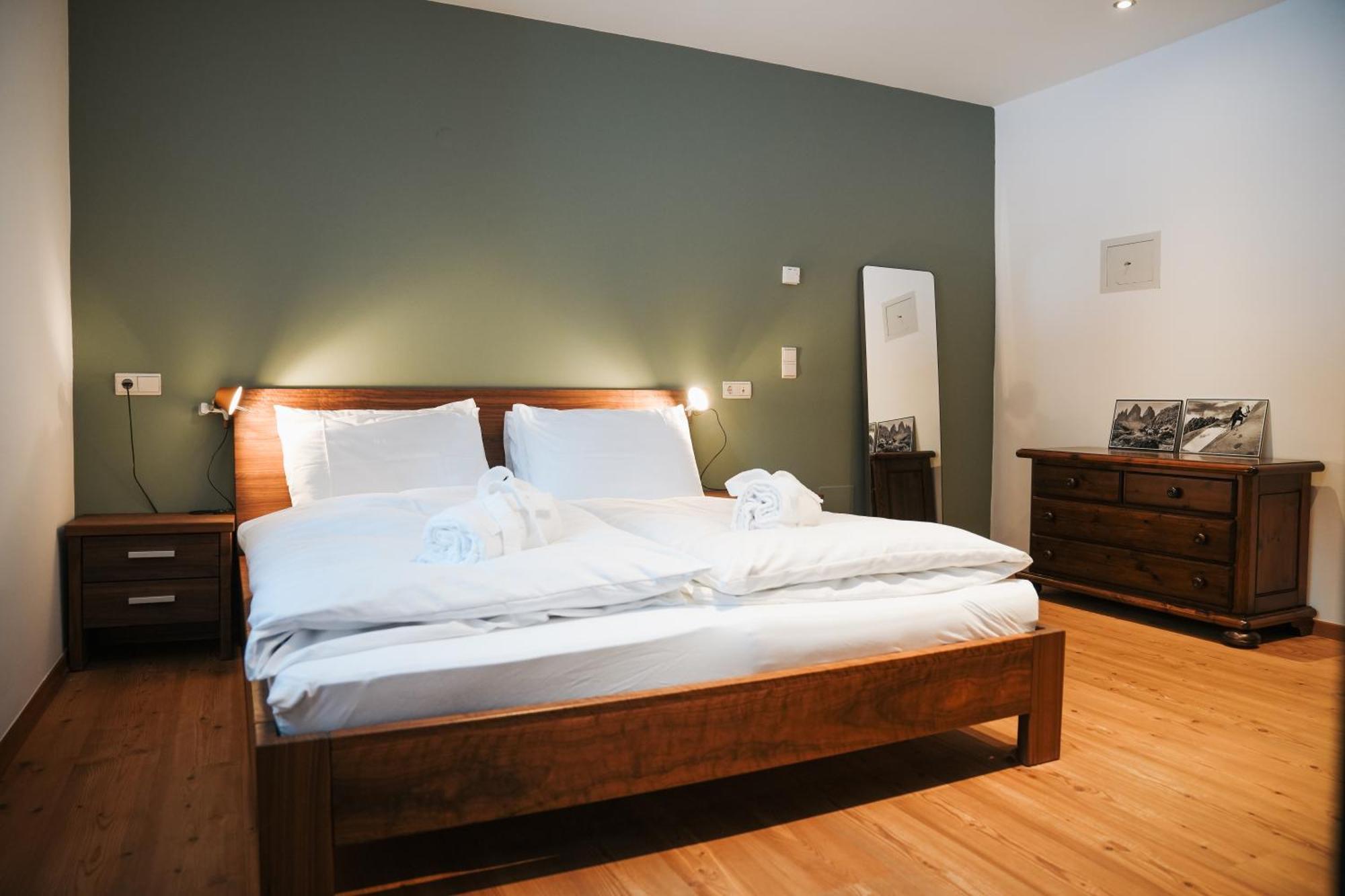 Hotel Dolomitenhof & Chalet Alte Post Sexten Esterno foto