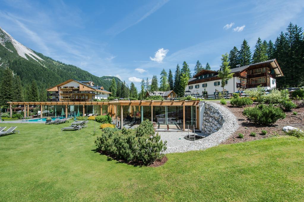 Hotel Dolomitenhof & Chalet Alte Post Sexten Esterno foto