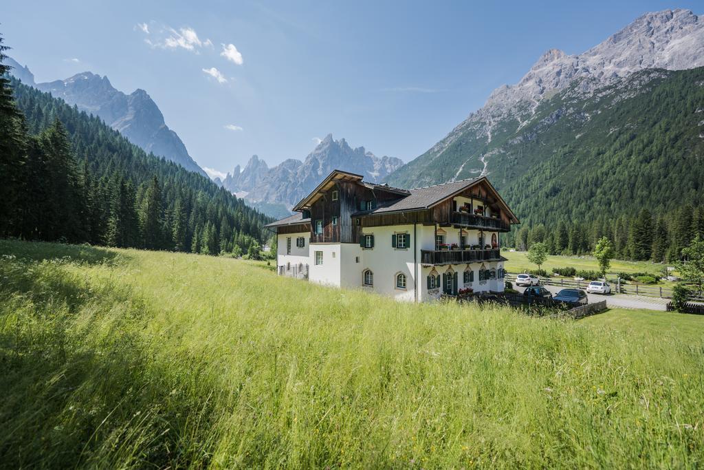 Hotel Dolomitenhof & Chalet Alte Post Sexten Esterno foto